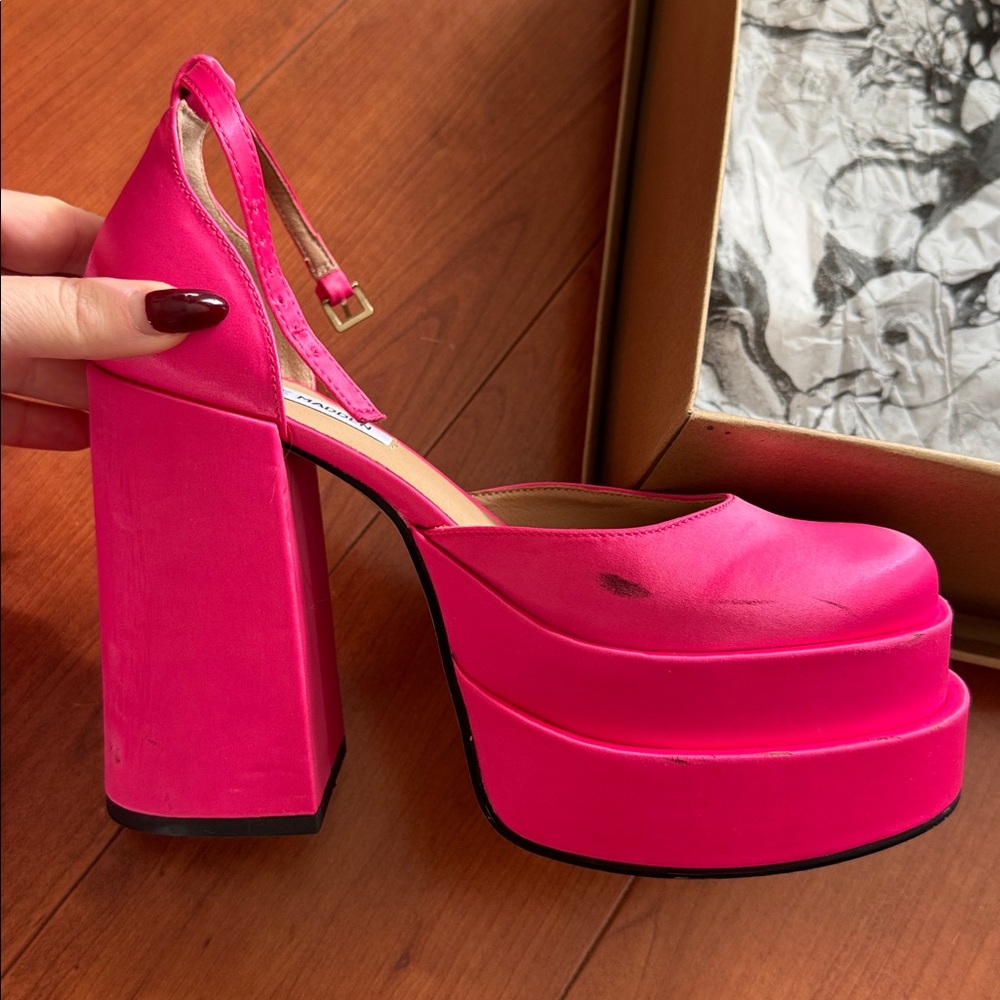 Steve Madden Charlize Hot Pink Satin Platforms - Picture 11 of 14